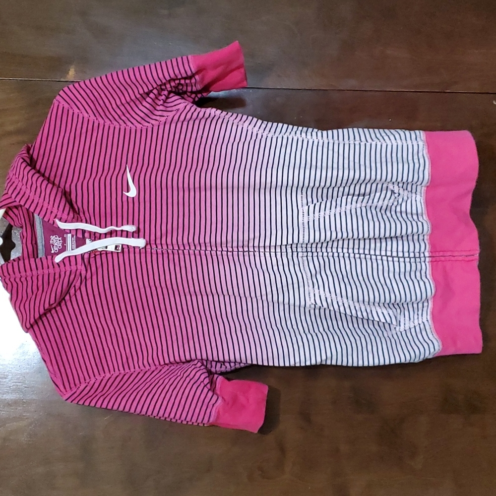 Short sleeved jacket with hood